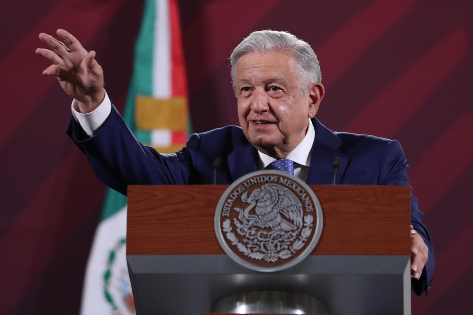 El presidente de México, Andrés Manuel López Obrador habla durante su conferencia matutina hoy, en Palacio Nacional en Ciudad de México (México). EFE/Sáshenka Gutiérrez