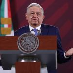 El presidente de México, Andrés Manuel López Obrador, durante su conferencia matutina hoy, en Palacio Nacional en la Ciudad de México (México). EFE/Sáshenka Gutiérrez