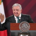 El presidente mexicano, Andrés Manuel López Obrador, habla durante una rueda de prensa en el Palacio Nacional, hoy en la Ciudad de México. (México). EFE/ Isaac Esquivel