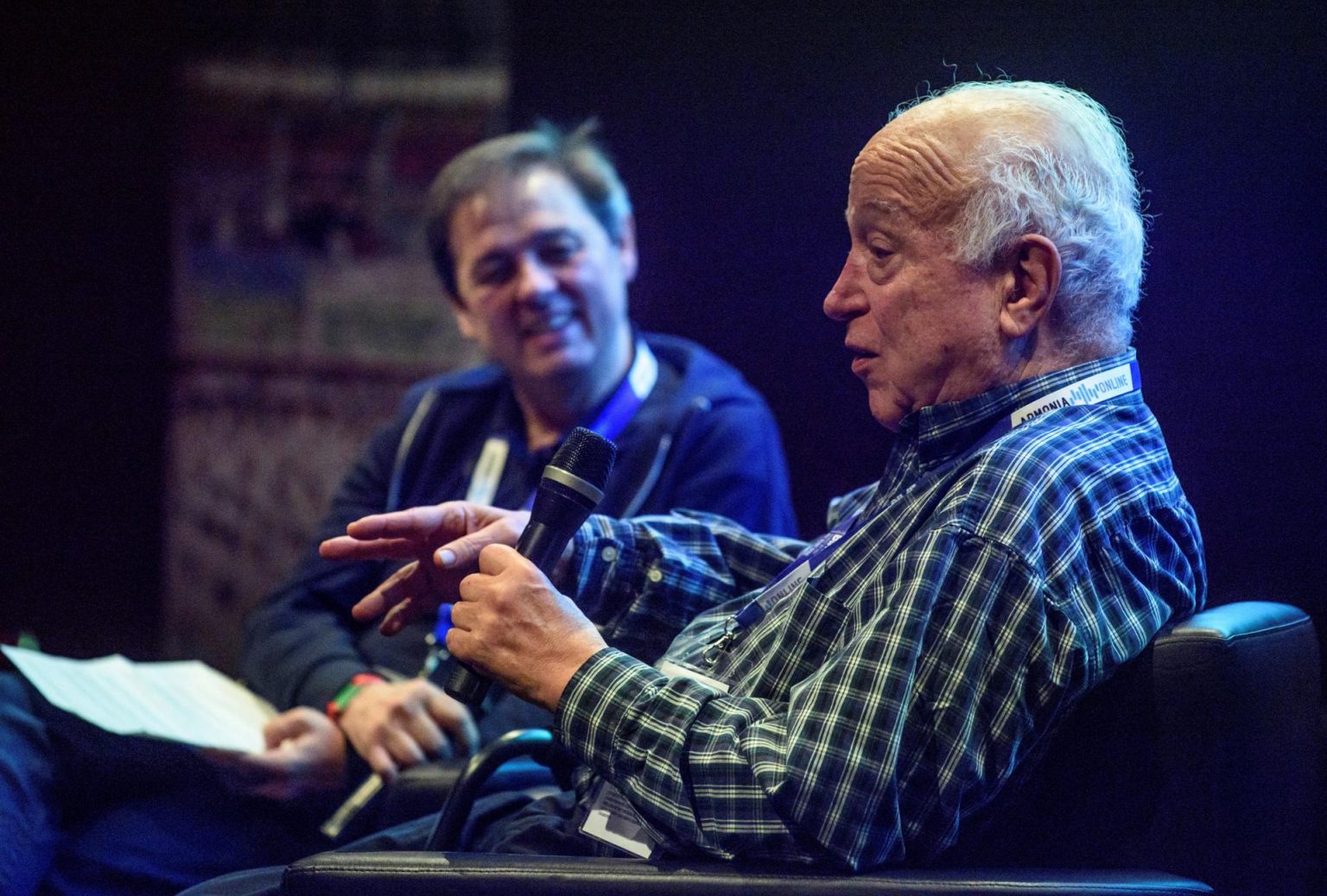 El fundador de la discográfica norteamericana Sire Records, Seymour Stein (d), quien lanzó, entre otras, las carreras de Madonna, Ramones, Talking Heads, The Cure y Depeche Mode. Fotografía de archivo. EFE/ JAVIER ZORRILLA.