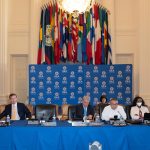 Fotografía cedida hoy por la Organización de los Estados Americanos (OEA) donde aparece su secretario general adjunto, Nestor Mendez (c-d), y el presidente de turno del Consejo Permanente, el embajador uruguayo Washington Abdala (c-i), mientras presiden una sesión extraordinaria del Consejo Permanente en Washington.EFE/OEA /Juan Manuel Herrera /SOLO USO EDITORIAL/NO VENTAS /SOLO DISPONIBLE PARA ILUSTRAR LA NOTICIA QUE ACOMPAÑA/CRÉDITO OBLIGATORIO