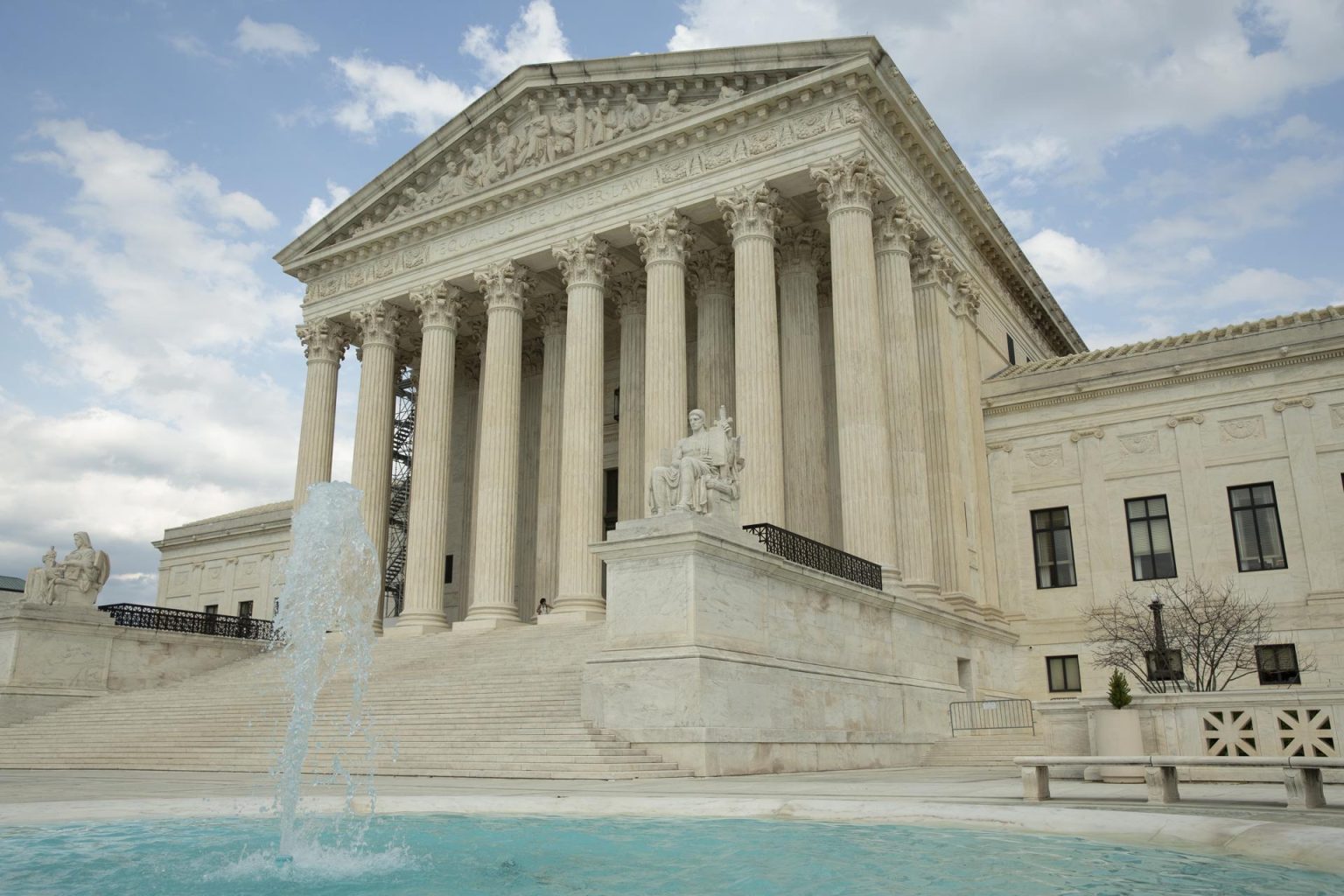 La Corte Suprema de los EE. UU. en Washington, DC, EEUU. Imagen de archivo. EFE/EPA/MICHAEL REYNOLDS