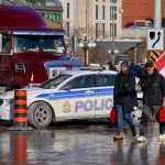 Las autoridades canadienses acusaron hoy a Abdul Aziz Kawam, de 28 años de edad, de apuñalar a un pasajero del autobús y atacar a otra persona en la mañana del sábado. Imagen de archivo. EFE/EPA/ANDRE PICHETTE