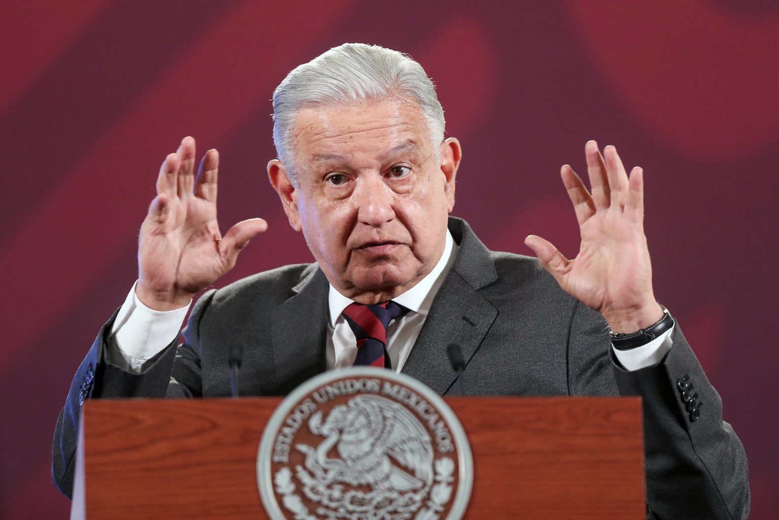 El presidente de México, Andrés Manuel López Obrador, habla hoy durante una rueda de prensa en el Palacio Nacional, en Ciudad de México (México). EFE/Isaac Esquivel