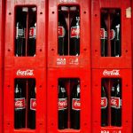 Imagen de archivo de una botellas de la empresa Coca-Cola. EFE/David de la Paz