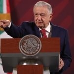 El presidente de México, Andrés Manuel López Obrador, durante su conferencia matutina hoy, en Palacio Nacional en Ciudad de México (México). EFE/Sáshenka Gutiérrez