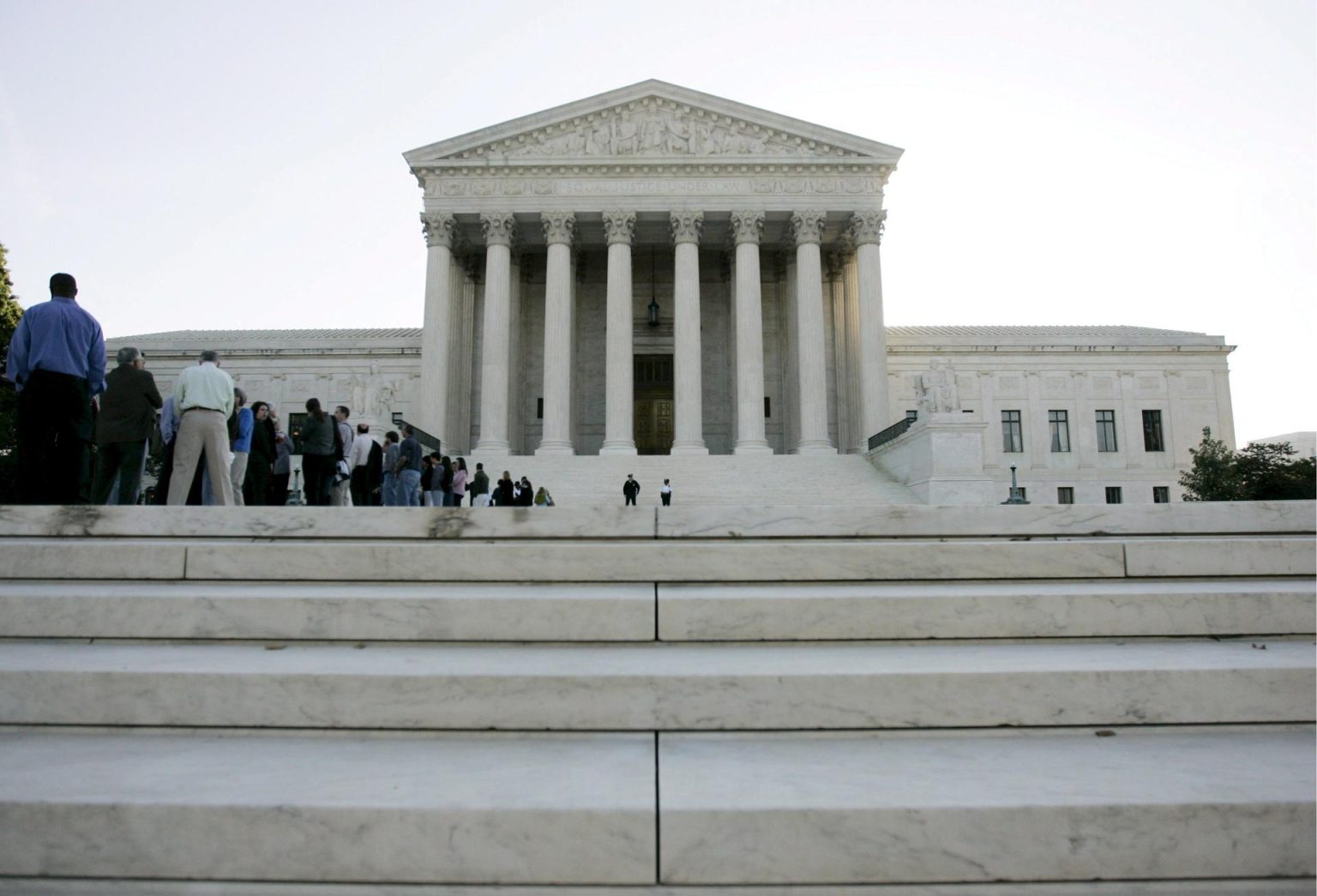 Fotografía de archivo de una vista de la sede del Tribunal Supremo de Estados Unidos en Washington. EFE/Stefan Zaklin