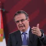 El secretario de Relaciones Exteriores, Marcelo Ebrard, habla durante una rueda de prensa del presidente Andrés Manuel López Obrador hoy, en el Palacio Nacional de la Ciudad de México (México). EFE/ Sáshenka Gutiérrez