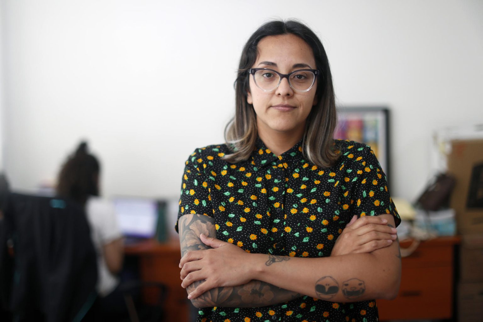 La coordinadora del Observatorio, iniciativa de la Fundación Arcoíris, Ximena Manríquez, posa durante una entrevista con EFE, el 15 de mayo de 2023, en Ciudad de México (México). EFE/Sáshenka Gutiérrez