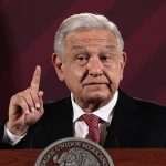 El presidente de México, Andrés Manuel López Obrador, habla durante una rueda de prensa hoy, en el Palacio Nacional, en la Ciudad de México (México). EFE/José Méndez