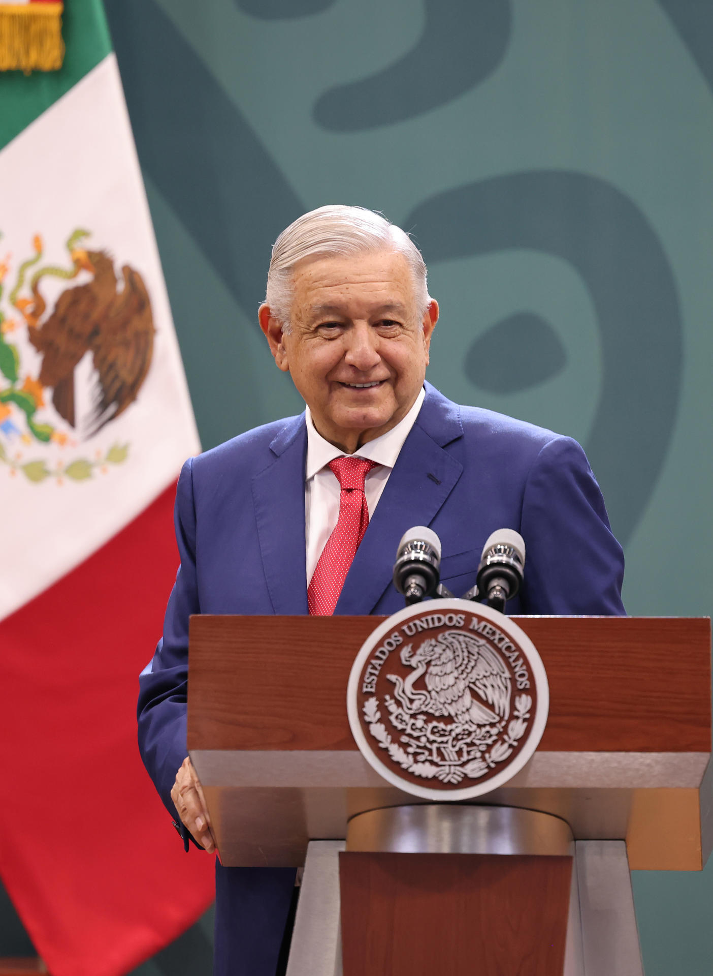 Fotografía cedida hoy, por la Presidencia de México, del mandatario mexicano, Andrés Manuel López Obrador, durante una rueda de prensa en el estado de Puebla (México). EFE/Presidencia de México/SOLO USO EDITORIAL/SOLO DISPONIBLE PARA ILUSTRAR LA NOTICIA QUE ACOMPAÑA(CRÉDITO OBLIGATORIO)