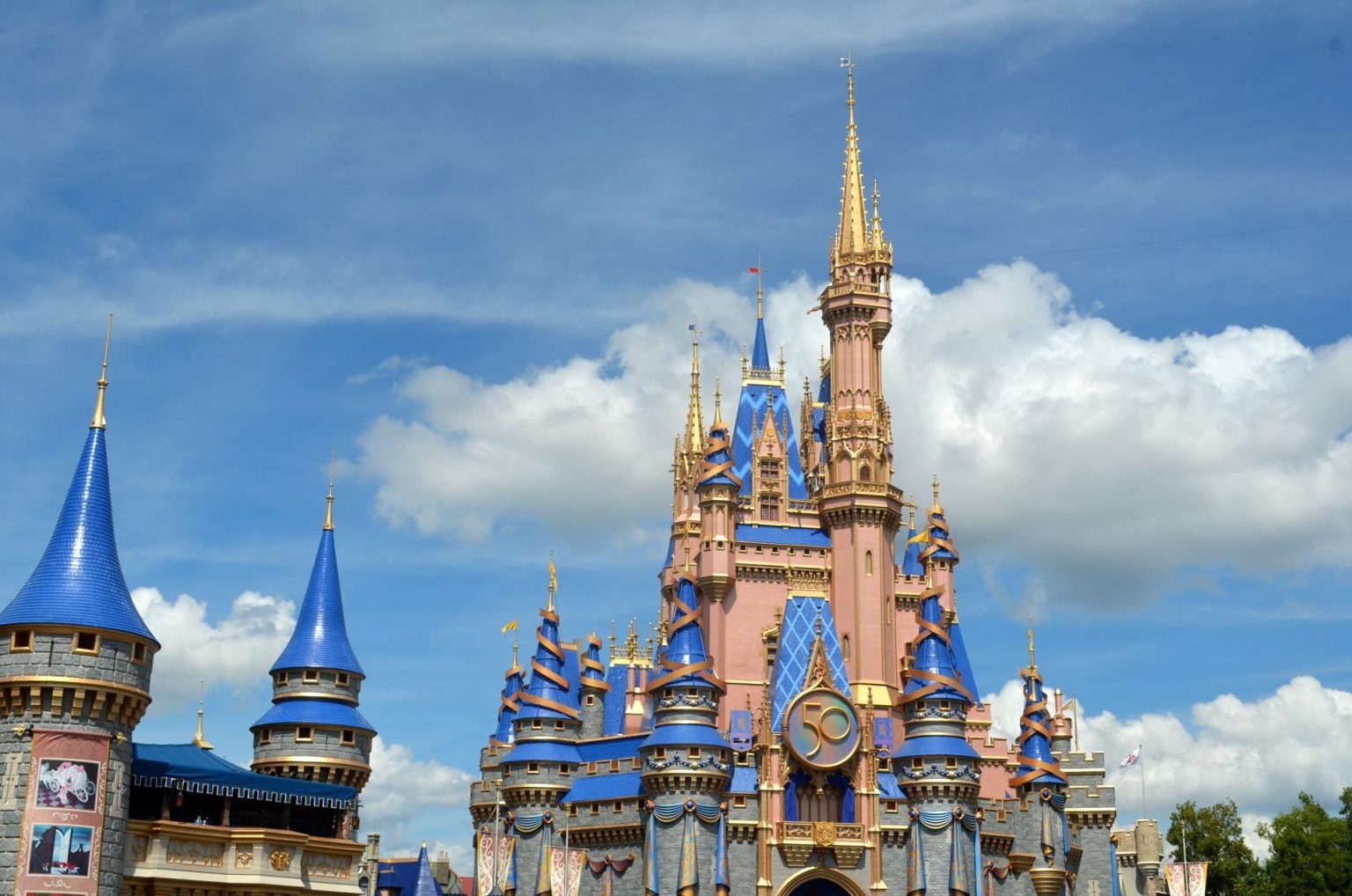 Vista del palacio de la Cenicienta en el parque temático Magic Kingdom en Lake Buena Vista, Florida (EE.UU.). Imagen de archivo. EFE/Álvaro Blanco