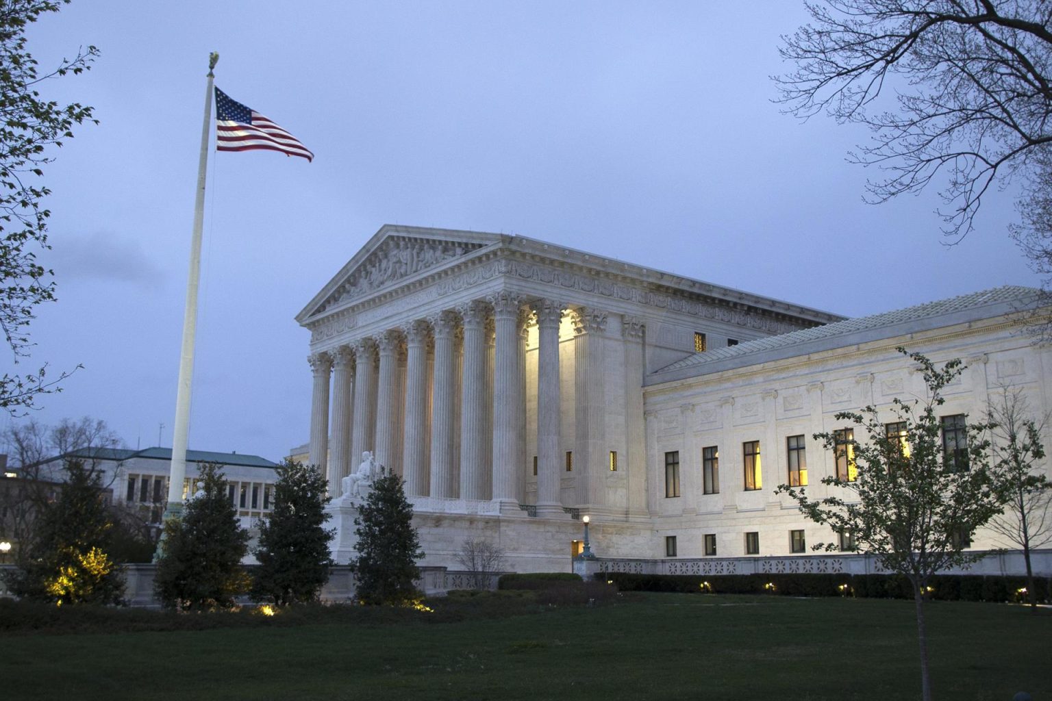 Vista del edificio del Tribunal Supremo estadounidense en Washington DC (Estados Unidos). Imagen de archivo. EFE/Michael Reynolds