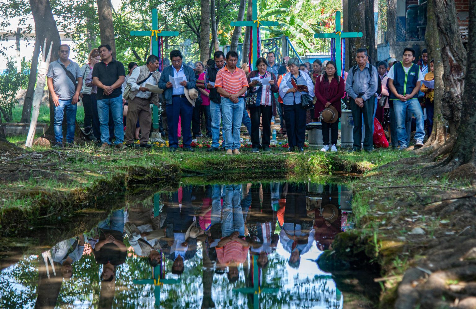 Indígenas tzotziles y tzeltales realizaron una ceremonia en honor a la diosa del agua hoy, en San Cristóbal de las Casas, en el estado de Chiapas (México). EFE/Carlos López