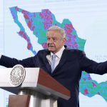 El presidente de México, Andrés Manuel López Obrador, habla durante su conferencia de prensa matutina hoy, en el Palacio Nacional de la Ciudad de México (México). EFE/ José Méndez