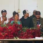 Un grupo de trabajadores de un invernadero de rosas, posan el 9 de mayo de 2023, en la ciudad de San Juan del Río, Querétaro (México).  EFE/Sergio Adrián Ángeles