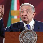 El presidente de México, Andrés Manuel López Obrador, habla durante una rueda de prensa hoy, en el Palacio Nacional, en la Ciudad de México (México). EFE/Sáshenka Gutiérrez