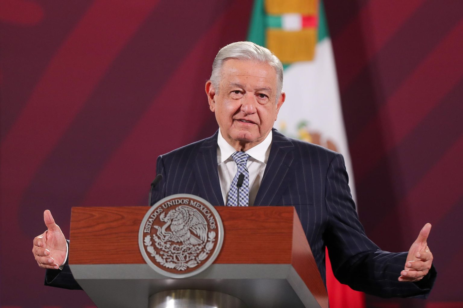 El presidente de México, Andrés Manuel López Obrador, participa  hoy, durante su conferencia de prensa matutina en el Palacio Nacional de la Ciudad de México (México). EFE/Isaac Esquivel