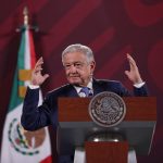 El presidente de México, Andrés Manuel López Obrador, durante su conferencia matutina hoy, en Palacio Nacional en Ciudad de México (México). EFE/Sáshenka Gutiérrez