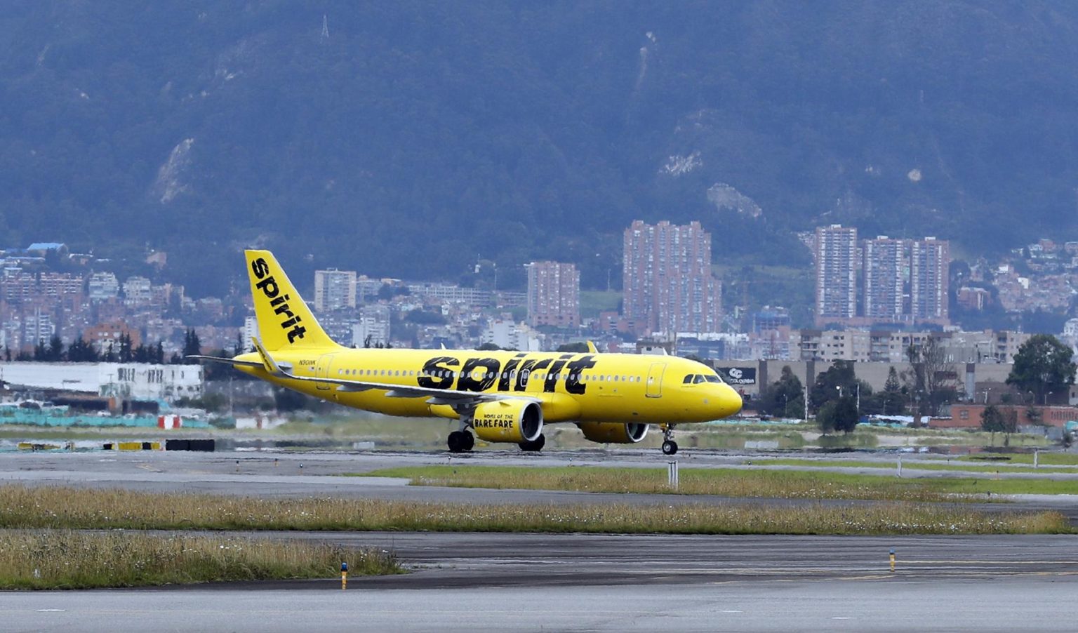 Un avión de la aerolínea Spirit. Fotografía de archivo. EFE/ Mauricio Dueñas Castañeda