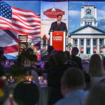 El gobernador de Florida, el republicano Ron DeSantis, habla durante la 18 cena de gala anual de la organización Florida Family Policy Council en Orlando, Florida (EE.UU.). Imagen de archivo. EFE/Giorgio Viera