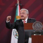 El presidente de México, Andrés Manuel López Obrador, habla durante su rueda de prensa matutina hoy, en el Palacio Nacional en la Ciudad de México (México). EFE/ Sáshenka Gutiérrez