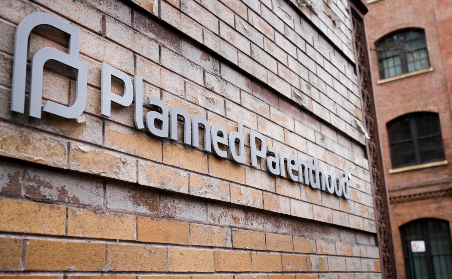 Fotografía de archivo de una clínica de Planned Parenthood. EFE/Justin Lane