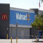 Vista exterior de una tienda Walmart. EFE/Jesús Rosales