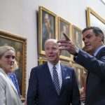 El presidente del Gobierno, Pedro Sánchez (d), recibe al presidente de los Estados Unidos, Joe Biden (2-d). Imagen de archivo. EFE/Brais Lorenzo