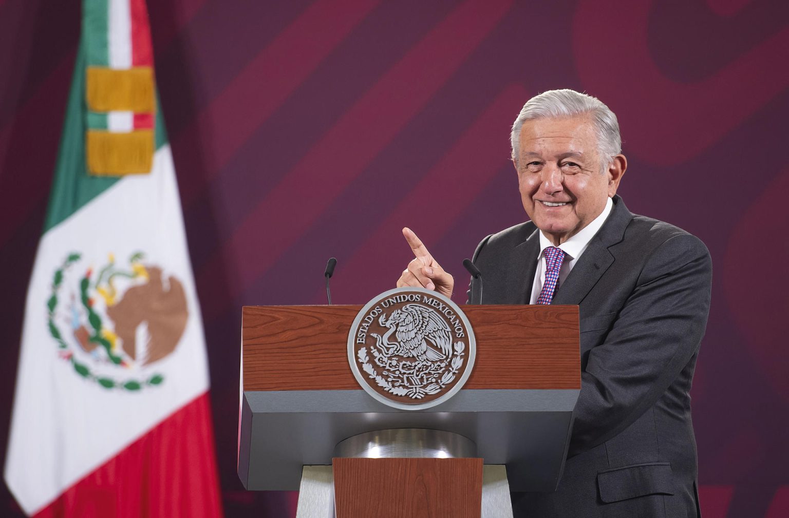 Fotografía cedida hoy por la presidencia de México del mandatario mexicano, Andrés Manuel López Obrador, durante una rueda de prensa en Palacio Nacional de la Ciudad de México (México). EFE/Presidencia de México/AOLO USO EDITORIAL SOLO DISPONIBLE PARA ILUSTRAR LA NOTICIA QUE ACOMPAÑA(CRÉDITO OBLIGATORIO)