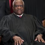 Fotografía de archivo del juez asociado de la Corte Suprema, Clarence Thomas. EFE/Shawn Thew