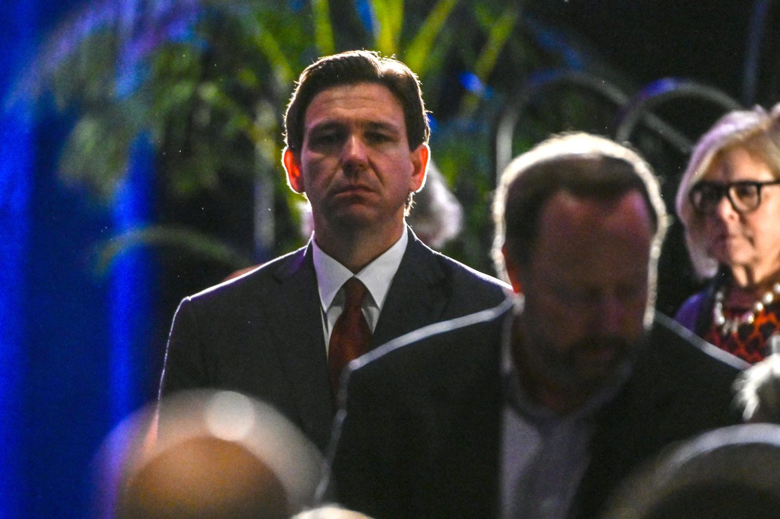 El gobernador de Florida, el republicano Ron DeSantis, a su llegada a la 18 cena de gala anual de la organización Florida Family Policy Council celebrada en Orlando, Florida (EE.UU.). EFE/Giorgio Viera