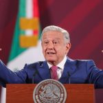 El presidente de México, Andrés Manuel López Obrador, participa durante una rueda de prensa hoy, en el Palacio Nacional, en la Ciudad de México (México). EFE/ Isaac Esquivel