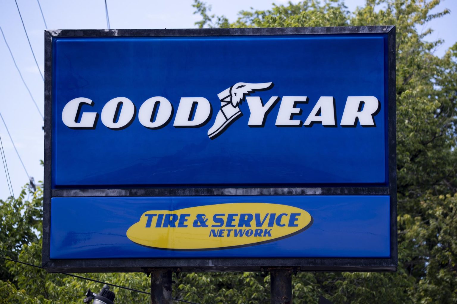 Fotografía del logo de Goodyear. EFE/EPA/MICHAEL REYNOLDS