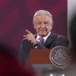 Fotografía cedida hoy por la presidencia de México del mandatario mexicano, Andrés Manuel López Obrador, durante una rueda de prensa en Palacio Nacional de la Ciudad de México (México). EFE/Presidencia de México/SOLO USO EDITORIAL SOLO DISPONIBLE PARA ILUSTRAR LA NOTICIA QUE ACOMPAÑA(CRÉDITO OBLIGATORIO)