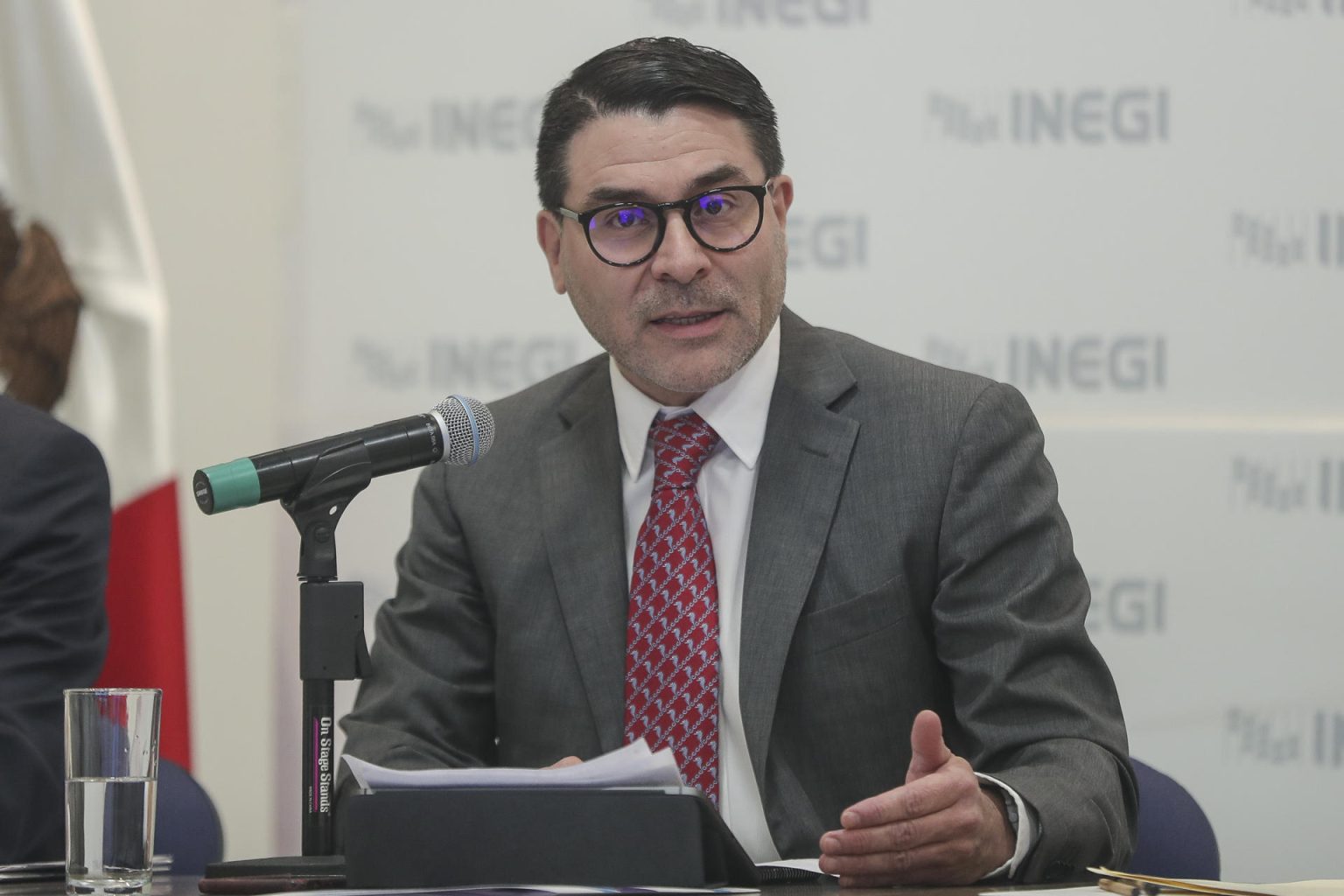 El vicepresidente del Inegi, Adrián Franco Barrios, habla durante la presentación de la Encuesta Nacional sobre Discriminación (Enadir) 2022, hoy, en Ciudad de México (México). EFE/ Isaac Esquivel