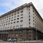 Fotografía de archivo que muestra una fotografía de la Sede del Ministerio de Economía, en Buenos Aires (Argentina). EFE/ Enrique García Medina