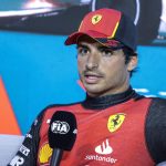 El piloto español del equipo Ferrari de F1, Carlos Sainz, fue registrado este sábado, 6 de mayo, durante una rueda de prensa posterior a la clasificación para el Gran Premio de Miami, en el Autódromo Internacional de Miami, en Miami Gardens (Florida, EE.UU.). Sainz se clasificó tercero. EFE/Cristóbal Herrera