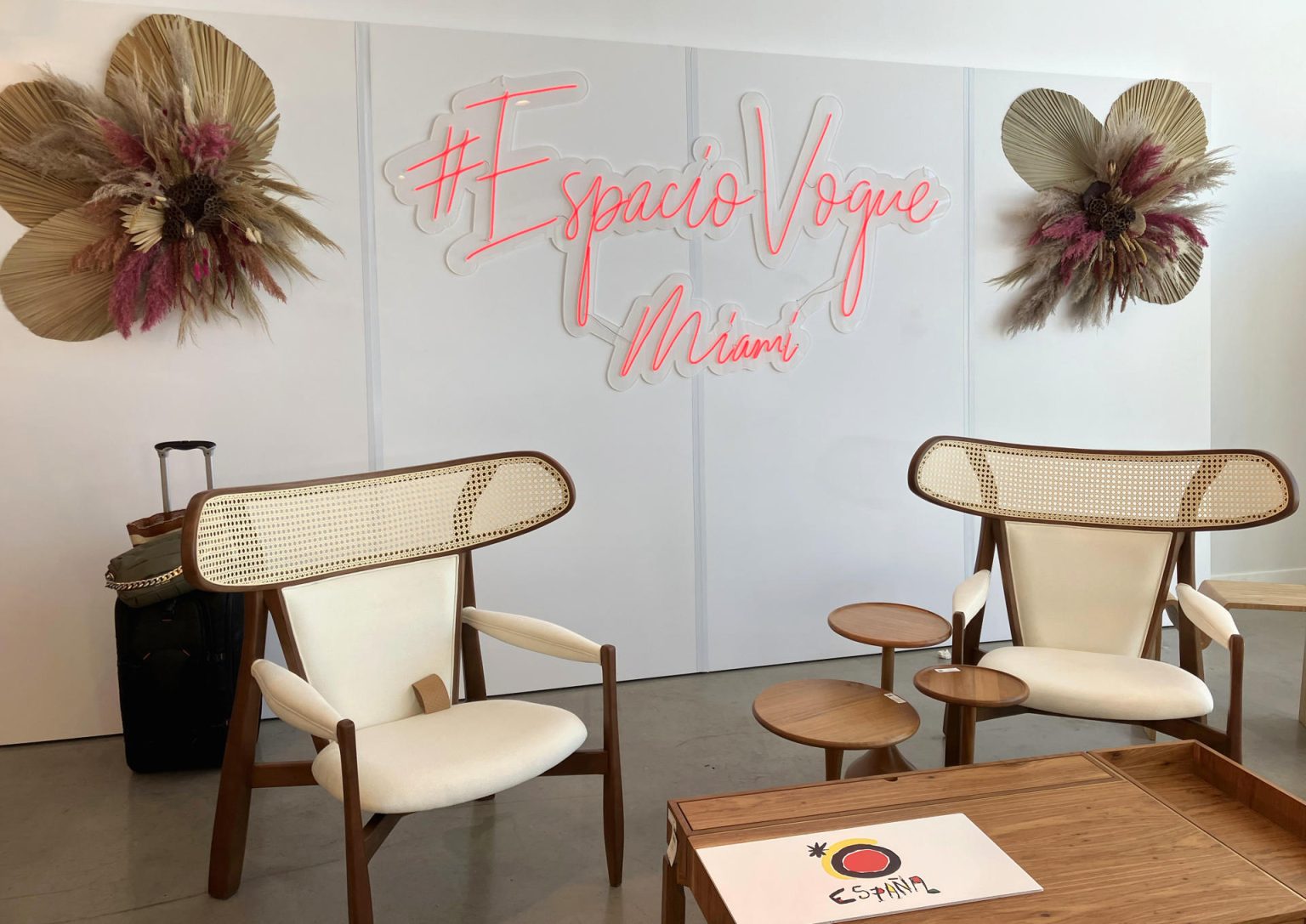 Fotografía de un apartado del espacio dedicado a España en el local donde se celebra la quinta edición de Espacio Vogue que inicia hoy en el Aventura Mall de Miami, Florida (EE.UU.). EFE/Ana Mengotti