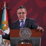 El secretario de Relaciones Exteriores, Marcelo Ebrard, habla durante una rueda de prensa del presidente Andrés Manuel López Obrador hoy, en el Palacio Nacional de la Ciudad de México (México). EFE/ Sáshenka Gutiérrez