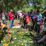 Indígenas realizan una ceremonia este domingo, a favor de manantiales en San Cristóbal de las Casas en Chiapas (México). EFE/Carlos López