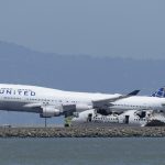 Fotografía de archivo donde aparece un avión de United Airlines.  EFE/JOHN G. MABANGLO