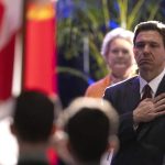 Fotografía de archivo del gobernador de Florida, Ron DeSantis. EFE/EPA/CRISTOBAL HERRERA-ULASHKEVICH