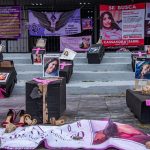 Madres de victimas de mujeres desaparecidas protestan este domingo, en el municipio de Tuxtla Gutiérrez, en el estado de Chiapas (México). EFE/Carlos López