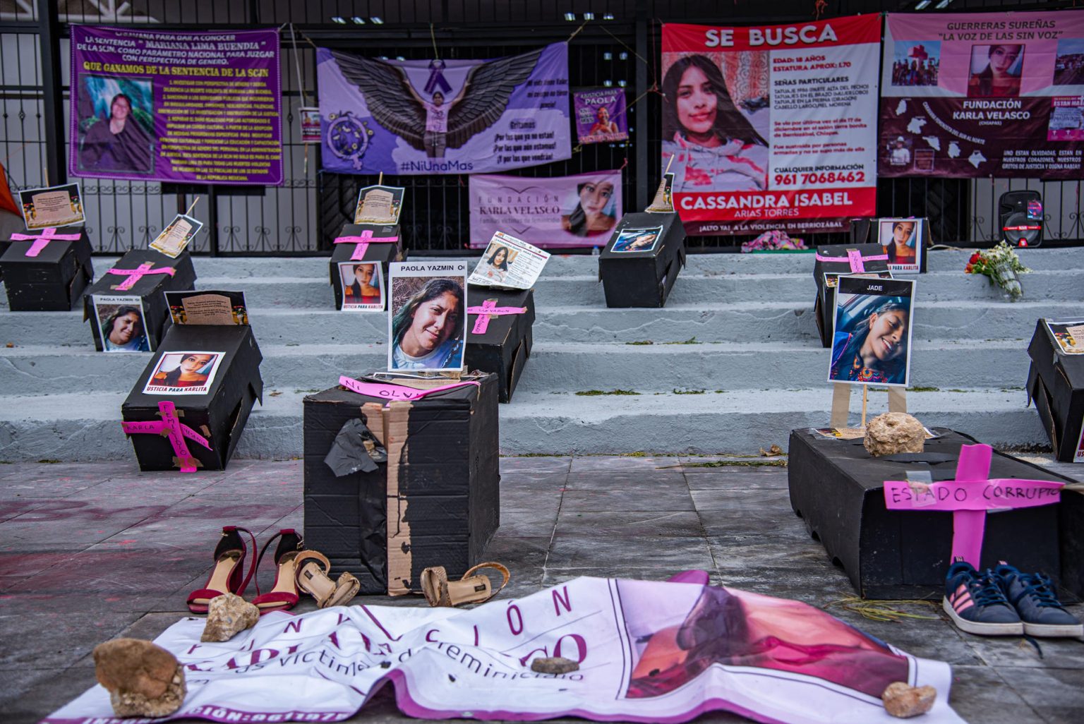 Madres de victimas de mujeres desaparecidas protestan este domingo, en el municipio de Tuxtla Gutiérrez, en el estado de Chiapas (México). EFE/Carlos López