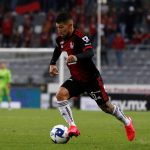 Fotografía de archivo en la que se registró al argentino Luciano Acosta, al actuar con el club mexicano de fútbol Atlas y actual centrocampista ofensivo del FC Cincinnati de la MLS. EFE/Francisco Guasco