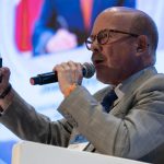 El presidente de la Asociación de la Industria Automotriz (AMIA), José Zozaya, habla durante el foro de “America's Mobility of the Future”, hoy, en las instalaciones de Cintermex en la ciudad de Monterrey, Nuevo León (México). EFE/Miguel Sierra