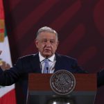 El presidente mexicano, Andrés Manuel López Obrador, habla hoy durante una rueda de prensa en el Palacio Nacional de la Ciudad de México (México). EFE/Mario Guzmán