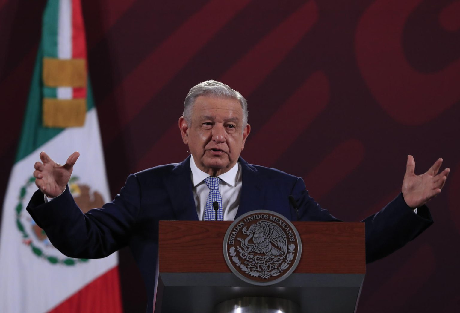 El presidente mexicano, Andrés Manuel López Obrador, habla hoy durante una rueda de prensa en el Palacio Nacional de la Ciudad de México (México). EFE/Mario Guzmán