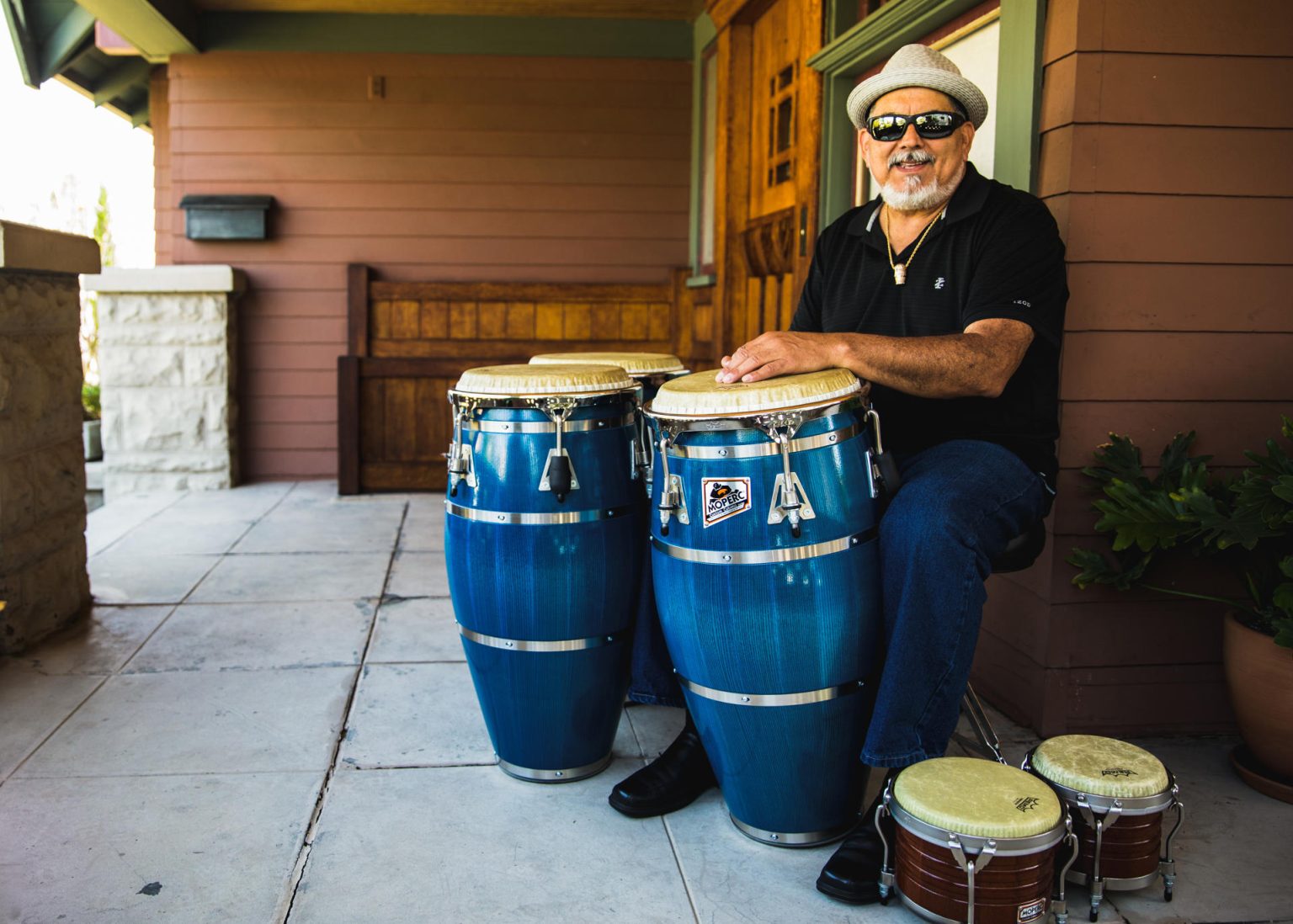 Fotografía cedida por Estevan Oriol del músico Poncho Sánchez, precursor del jazz latino en EE.UU. EFE/ Estevan Oriol